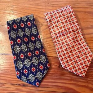 Pair of Geometric patterned ties Orange JOS A Bank, Navy Barzani EUC Luxe Preppy
